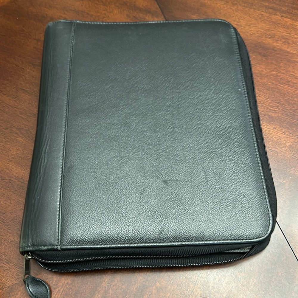 Vintage Day Runner Black Leather Binder Planner
